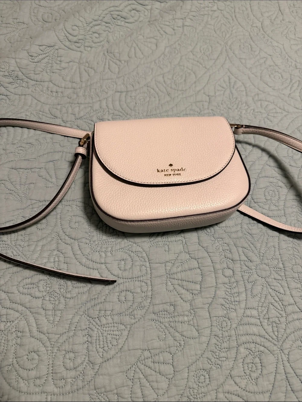 Kate Spade New York Leila Mini Flap Crossbody (Quill Grey)